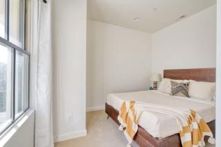 North Tabor 2BR - Gym - Gourmet Kitchen - 4