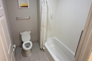 Econo Lodge - Bryan - 1
