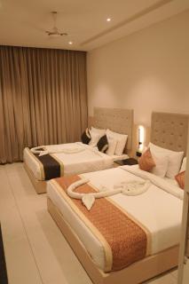 Crown Park Luxury Hotel - 9