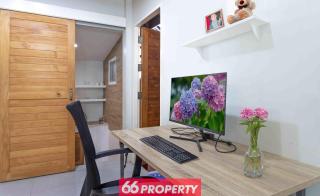 Nimman Home with Cozy Patio - Workspace w Screen - 8