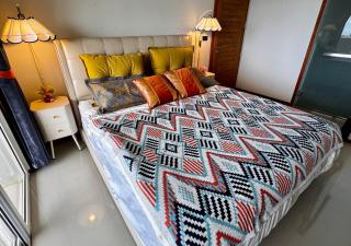 Azur 2 bedroom Condo 120sqm shared pool gym private infra-red sauna - 7