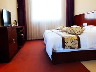 Lijiang Precious Dream Hotel - 1