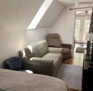 Charming Guest House! - 6