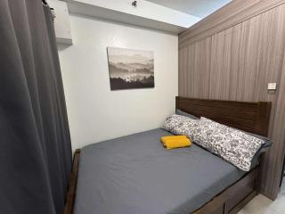 Entire 1 BR condo unit with balcony at MOA complex - 0