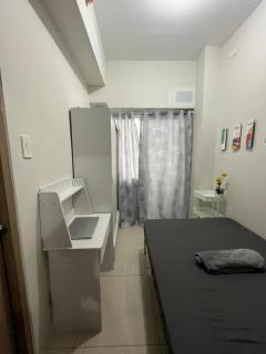 Entire unit with balcony at SMDC Field Residences, behind Sucat near NAIA - Manila - 3