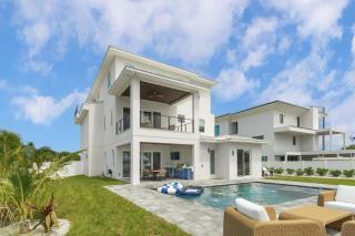 The Drift Haus - NEW Luxury Beachfront Villa Ocean Views Pool - Cocoa Beach - 0