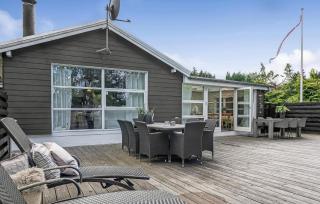 Beautiful Home In Løgstrup - Løgstrup - 2