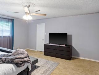 Amazing cozy 3BR 2BH with Yard,Garage,Pet welcome! - 1