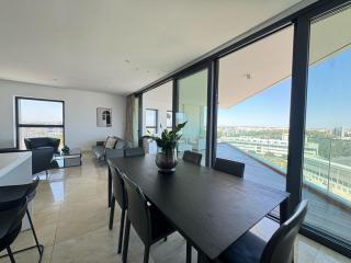 SkyHigh Park View Living - 2