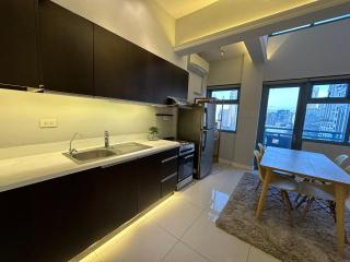 Newly Renovated 2-Storey Loft at Greenbelt 1 - 9