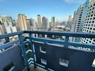 Newly Renovated 2-Storey Loft at Greenbelt 1 - 8