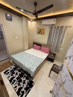 Shiv Balaji Guest House - 2