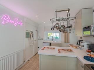 Blue Sails-Jpv - Llangoed - 1