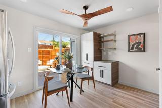 Cozy Loft Near SOCO, Downtown! Parking, Dogs OK, WiFi - 3