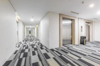 Royal Bay Hotel Makassar - Makassar - 2