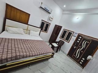 Kanha home Stay Ayodhya - Ayodhya - 2