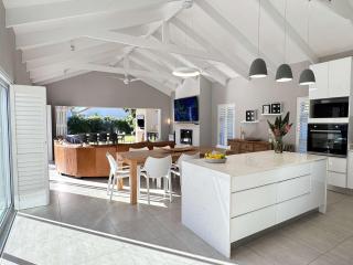 Sanctuary Sands Villa - 5BD Pool Near Beach - 8