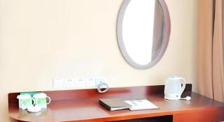 GreenTree Inn Qingdao Licang Shuyan Road Daweng Square Express Hotel - 4