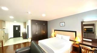 J Town serviced Apartments&hotel - Si Racha - 4