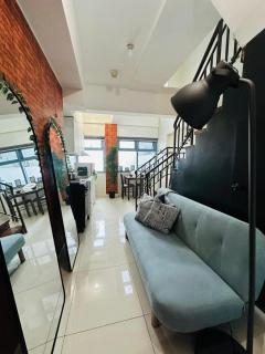 Newly Renovated 2-storey Loft at Greenbelt 1 Near Legaspi Park - Manila - 5