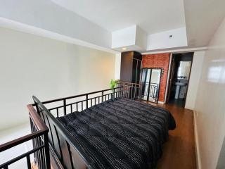Newly Renovated 2-storey Loft at Greenbelt 1 Near Legaspi Park - Manila - 3