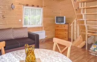 Beautiful Home In Jezierzany With Wifi - 7