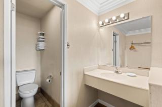 Travelodge by Wyndham San Clemente Beach - San Clemente - 3