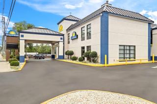 Days Inn by Wyndham Salem - 9