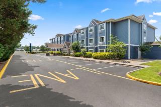 Microtel Inn and Suites - Salisbury - Salisbury - 8
