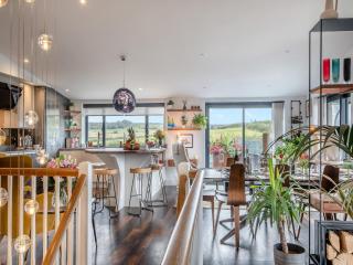 Monument House - Totland - 1