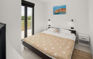 Gorgeous Home In Zminj - 6