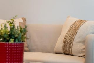 Cozy Marina Studio, Canal View with a Balcony - 6