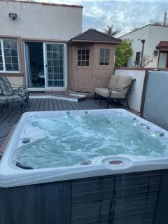 Cozy Beverly Stay - 8