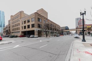 W Loop Studio w Deck Pool Gym 3 blocks to L CHI-644 - 7