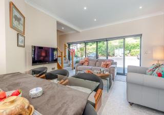 Bryn View - Cwrt-newydd - 4