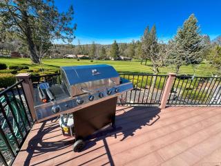 On Golf Course, Family&Pet Friendly Yosemite Basecamp - 6
