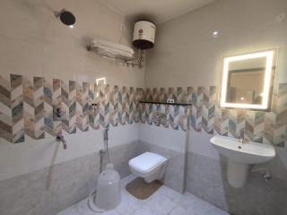 Jazzy Beach Guest Rooms - Visakhapatnam - 9