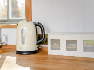 Shepherds Hut Retreat - 4