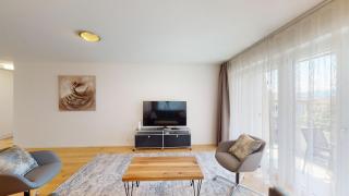 Central but quiet 1BR apartment - Sun 6 - 1