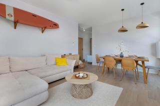 Spacious Apartment in Gdańsk with Sauna, Gym, Parking and Desk by Renters Prestige - 5