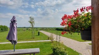 Recreatie aan de Vecht, chalet 3, genieten van de rust en ruimte en toch dichtbij de stad - Weesp - 2