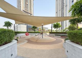 Luxurious 1BR Apartment in Harbour Gate - 3