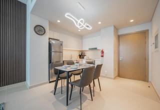 Luxurious 1BR Apartment in Harbour Gate - 1