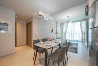 Luxurious 1BR Apartment in Harbour Gate - 6