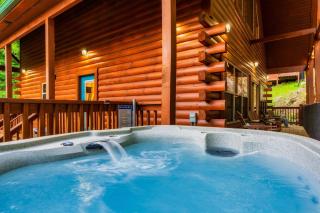 Dolly's Place- 2 bed/2 bath, Sleeps 6, Putting Green! Hot Tub, Arcade, Game Loft, Air Hockey - Boyds Creek - 9
