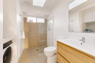 The Little Tropicana - 4