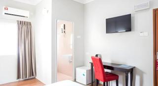Moment Hotel - 1