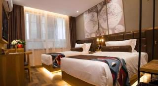 James Joyce Coffetel·Kaifeng Drum Tower - 1