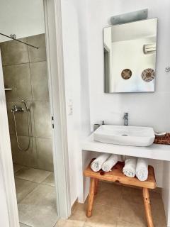 Kirki Rooms on the Hill - 8