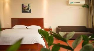 GreenTree Inn Lian Yun Gang Benniu Square Hotel - 1